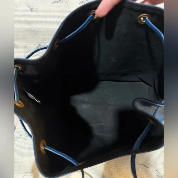 Louis Vuitton Blue Epi Petit Noe Bucket Shoulder Bag - Picture 9 of 13
